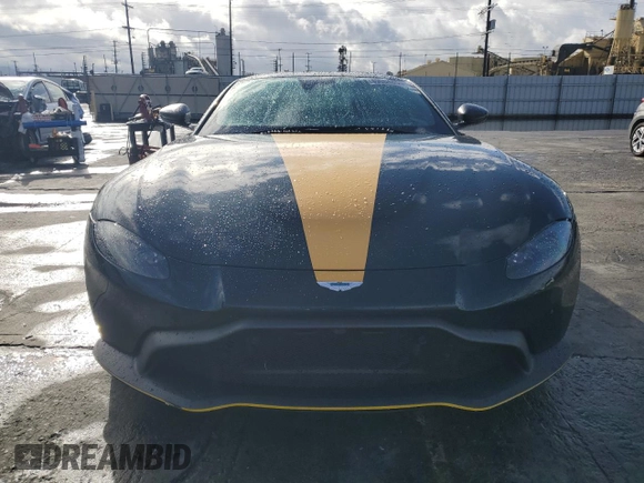2020 Aston Martin Vantage z VIN SCFSMGAW4LGN03942, wystawiony jako Copart lot #49004855 z przebiegiem 42 583 mil mil oraz Szkody całkowita. Historia ofert i sprzedaży dostępna na DreamBid. Obrazek 5.