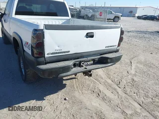 2001 Chevrolet Silverado 2500 with VIN 1GCGK29U81Z218548, listed as a IAAI auction lot 41442231 with 209,009 mi miles. Bid and sale history available at carsss.com. Image 6.