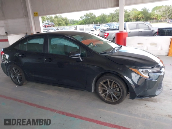 2021 Toyota Corolla LE with VIN 5YFEPMAE1MP247493, listed as a IAAI auction lot 40090331 with 111,994 mi miles. Bid and sale history available at carsss.com. Image 13.