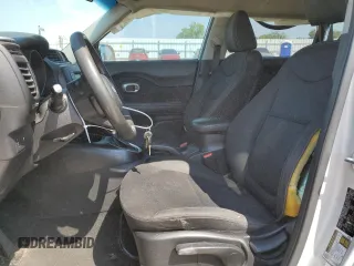 2014 Kia Soul with VIN KNDJN2A20E7700388, listed as a Copart auction lot 68525664 with 195,615 mi miles and Salvage Title. Bid and sale history available at carsss.com. Image 7.