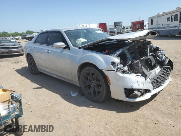 2022 Chrysler 300 Touring L with VIN 2C3CCADG6NH170906, listed as a Copart auction lot 52799445 with 41,555 mi miles and Salvage Title. Bid and sale history available at DreamBid. Image 4.