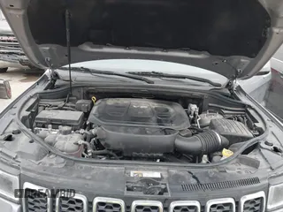 2018 Jeep Grand Cherokee Laredo E with VIN 1C4RJEAG8JC382825, listed as a IAAI auction lot 41288056 with 105,652 mi miles. Bid and sale history available at carsss.com. Image 10.
