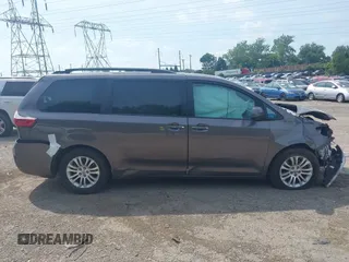 2017 Toyota Sienna XLE Auto Access Seat with VIN 5TDYZ3DC1HS778458, listed as a IAAI auction lot 42561524 with 113,960 mi miles and . Bid and sale history available at DreamBid. Image 14.