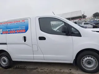 2019 Nissan NV200 SV z VIN 3N6CM0KN6KK698178, wystawiony jako IAAI lot #41915567 z przebiegiem 61 330 mil mil oraz . Historia ofert i sprzedaży dostępna na DreamBid. Obrazek 14.