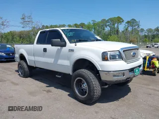2004 Ford F-150 XLT with VIN 1FTPX14594NC03595, listed as a IAAI auction lot 41897016 with 204,326 mi miles. Bid and sale history available at carsss.com. Image 1.
