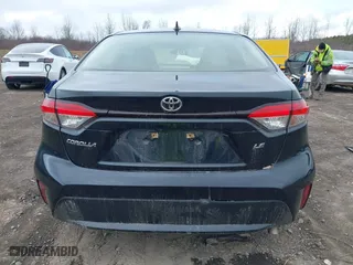 2020 Toyota Corolla LE with VIN JTDEPRAE6LJ059732, listed as a IAAI auction lot 41877377 with 70,015 mi miles. Bid and sale history available at carsss.com. Image 16.
