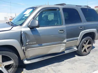 2001 Chevrolet Tahoe LT with VIN 1GNEC13T91R113281, listed as a IAAI auction lot 42081879 with 227,760 mi miles. Bid and sale history available at carsss.com. Image 6.