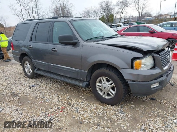 2004 Ford Expedition Special Service with VIN 1FMPU16L44LA06653, listed as a IAAI auction lot 41827182 with 125,996 mi miles. Bid and sale history available at carsss.com. Image 1.
