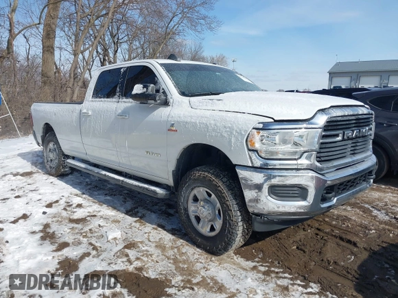 2019 Ram 2500 Big Horn with VIN 3C6UR5JL3KG537805, listed as a IAAI auction lot 41610861 with 207,343 mi miles. Bid and sale history available at carsss.com. Image 1.
