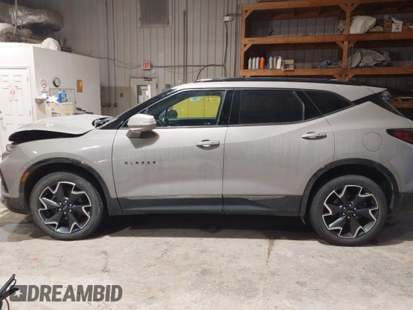 2021 Chevrolet Blazer RS z VIN 3GNKBKRS4MS511445, wystawiony jako IAAI lot #41376452 z przebiegiem 34 843 mil mil oraz . Historia ofert i sprzedaży dostępna na DreamBid. Obrazek 14.