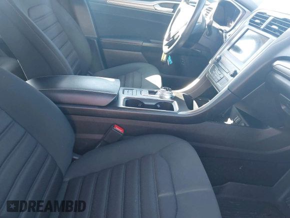 2019 Ford Fusion SE with VIN 3FA6P0LU8KR131951, listed as a IAAI auction lot 41908428 with 58,611 mi miles and . Bid and sale history available at DreamBid. Image 5.
