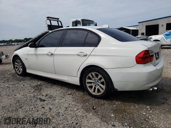 2007 BMW 3 Series 328i with VIN WBAVA33527PG39395, listed as a Copart auction lot 61638825 with 120,130 mi miles and Salvage title. Bid and sale history available at DreamBid. Image 2.