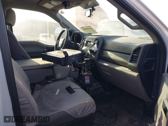 2017 Ford Super Duty F-250 SRW XL with VIN 1FD7W2B63HEE48575, listed as a IAAI auction lot 41666801 with 113,346 mi miles. Bid and sale history available at carsss.com. Image 5.
