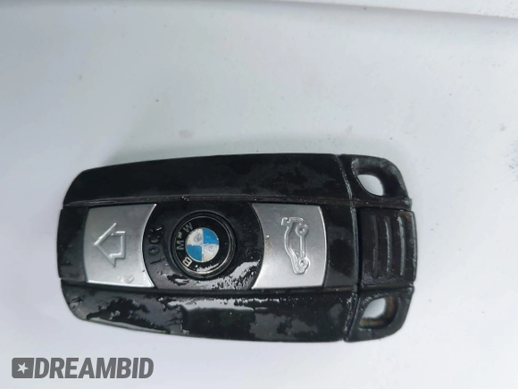2011 BMW 3 Series 328i xDrive with VIN WBAPK5G50BNN31595, listed as a IAAI auction lot 41873082 with 1 mi miles. Bid and sale history available at carsss.com. Image 11.