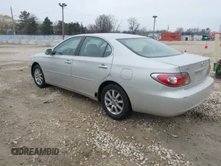 2003 Lexus ES with VIN JTHBF30G330101610, listed as a IAAI auction lot 42010075 with 178,796 mi miles. Bid and sale history available at carsss.com. Image 3.