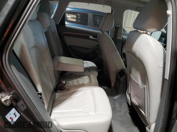 2014 Audi Q5 Premium Plus z VIN WA1DGAFP2EA006613, wystawiony jako Copart lot #57602515 z przebiegiem 132 819 mil mil oraz Szkoda całkowita • Salvage title. Historia ofert i sprzedaży dostępna na DreamBid. Obrazek 11.