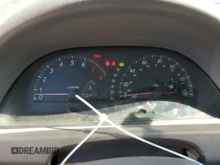 2003 Toyota Camry LE z VIN 4T1BF32K93U566965, wystawiony jako Copart lot #71979144 z przebiegiem 267 228 mil mil oraz Szkoda całkowita • Salvage title. Historia ofert i sprzedaży dostępna na DreamBid. Obrazek 9.