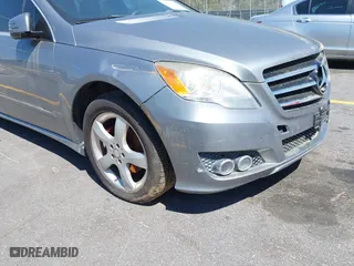2011 Mercedes-Benz R-Class R 350 with VIN 4JGCB6FE0BA114232, listed as a IAAI auction lot 41876271 with 105,954 mi miles. Bid and sale history available at carsss.com. Image 6.
