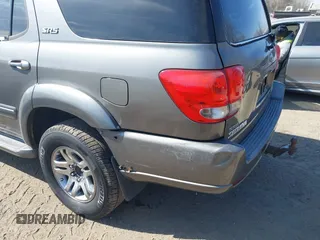 2005 Toyota Sequoia SR5 with VIN 5TDBT44A05S245220, listed as a IAAI auction lot 41674349 with 112,000 mi miles and . Bid and sale history available at DreamBid. Image 6.