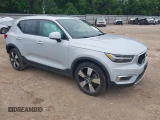 2021 Volvo XC40 Momentum z VIN YV4AC2HKXM2464627, wystawiony jako IAAI lot #42182564 z przebiegiem 37 470 mil mil oraz . Historia ofert i sprzedaży dostępna na DreamBid. Obrazek 1.