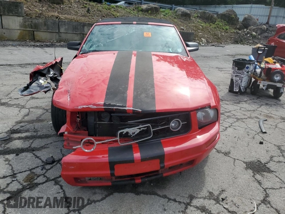 2007 Ford Mustang Deluxe with VIN 1ZVFT84N675331505, listed as a Copart auction lot 63427135 with 188,628 mi miles and Salvage title. Bid and sale history available at DreamBid. Image 5.