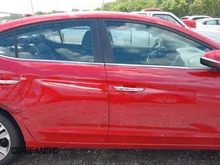 2017 Hyundai Elantra SE z VIN 5NPD84LF8HH070796, wystawiony jako IAAI lot #42366050 z przebiegiem 47 875 mil mil oraz . Historia ofert i sprzedaży dostępna na DreamBid. Obrazek 13.