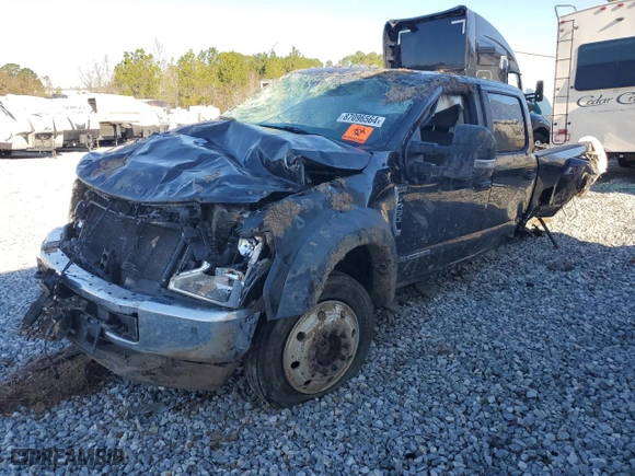 2020 Ford Super Duty F-450 DRW XL with VIN 1FT8W4DT1LEE15221, listed as a Copart auction lot 87096564 with 208,445 mi miles and Salvage Title. Bid and sale history available at carsss.com. Image 1.