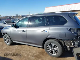 2017 Nissan Pathfinder SV with VIN 5N1DR2MM2HC613081, listed as a IAAI auction lot 41644059 with 137,371 mi miles. Bid and sale history available at carsss.com. Image 15.
