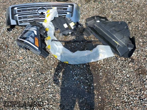 2023 Nissan Titan SV z VIN 1N6AA1ED9PN108095, wystawiony jako Copart lot #57963375 z przebiegiem 21 232 mil mil oraz Szkoda całkowita • Salvage title. Historia ofert i sprzedaży dostępna na DreamBid. Obrazek 12.