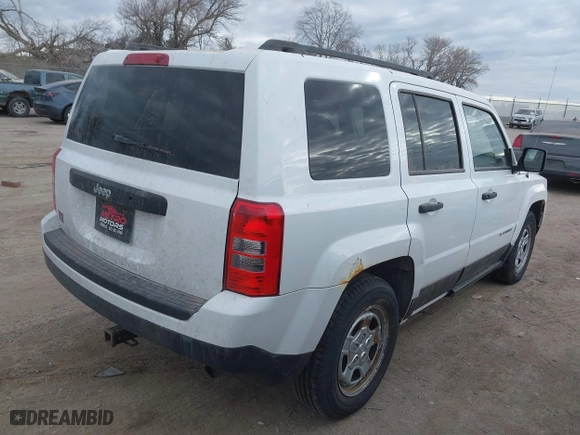 2014 Jeep Patriot Sport with VIN 1C4NJPBA4ED574876, listed as a IAAI auction lot 41885678 with 181,698 mi miles. Bid and sale history available at carsss.com. Image 4.