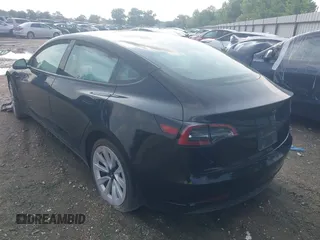 2023 Tesla Model 3 z VIN 5YJ3E1EAXPF639326, wystawiony jako IAAI lot #42132181 z przebiegiem 51 808 mil mil oraz . Historia ofert i sprzedaży dostępna na DreamBid. Obrazek 3.