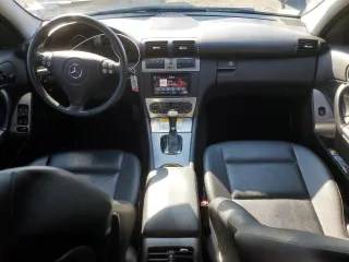 2006 Mercedes-Benz C 230 Sport с VIN WDBRF52H26F733046, выставлен на аукционе Copart как лот 60293425 с пробегом 63 258 миль миль и Списание • Salvage title. История ставок и продаж доступна на DreamBid. Изображение 8.