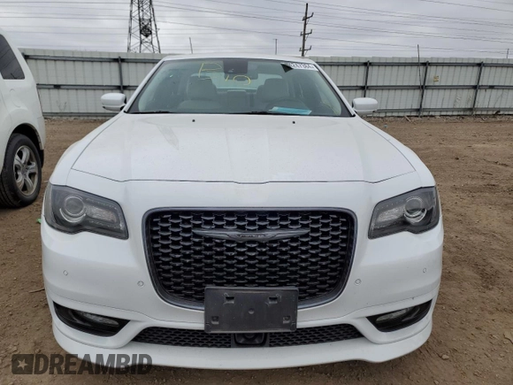 2022 Chrysler 300 Touring L with VIN 2C3CCADGXNH184954, listed as a Copart auction lot 84247384 with 27,297 mi miles and Salvage Title. Bid and sale history available at carsss.com. Image 5.