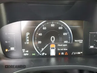2018 Volvo XC60 Momentum with VIN LYV102RK3JB109951, listed as a Copart auction lot 81934264 with 96,916 mi miles and Salvage Title. Bid and sale history available at carsss.com. Image 9.