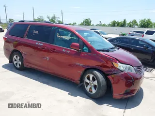 2017 Toyota Sienna LE Auto Access Seat с VIN 5TDKZ3DC5HS898933, выставлен на аукционе IAAI как лот 42220584 с пробегом 147 207 миль миль и . История ставок и продаж доступна на DreamBid. Изображение 1.