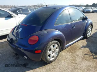 2002 Volkswagen Beetle GLS z VIN 3VWCB21CX2M432877, wystawiony jako IAAI lot #41605027 z przebiegiem Nie podano mil oraz . Historia ofert i sprzedaży dostępna na DreamBid. Obrazek 4.