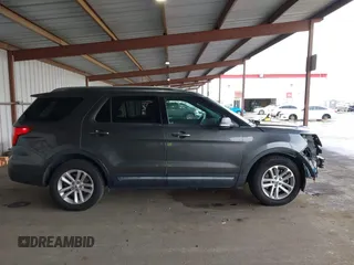 2017 Ford Explorer XLT with VIN 1FM5K7D80HGD04842, listed as a IAAI auction lot 41911091 with 90,680 mi miles and . Bid and sale history available at carsss.com. Image 14.