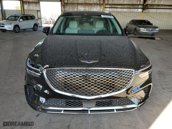 2025 Genesis GV70 2.5T with VIN 5NMMADTB5SH028026, listed as a Copart auction lot 45193745 with 2,243 mi miles and Salvage Title. Bid and sale history available at carsss.com. Image 5.