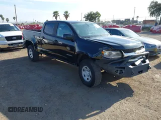 2020 Chevrolet Colorado 4WD Work Truck z VIN 1GCGTBENXL1212795, wystawiony jako IAAI lot #42249330 z przebiegiem 46 900 mil mil oraz . Historia ofert i sprzedaży dostępna na DreamBid. Obrazek 1.