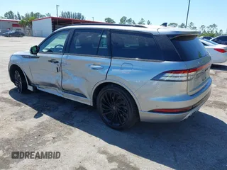 2022 Lincoln Aviator Reserve z VIN 5LM5J7WC8NGL12197, wystawiony jako IAAI lot #41791410 z przebiegiem 68 201 mil mil oraz . Historia ofert i sprzedaży dostępna na DreamBid. Obrazek 3.