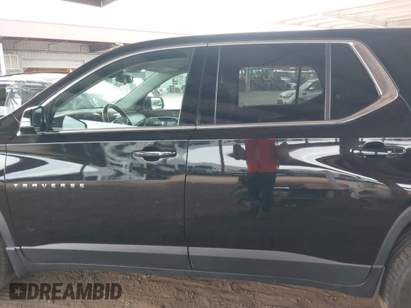 2020 Chevrolet Traverse LS with VIN 1GNERFKW1LJ193099, listed as a IAAI auction lot 41818796 with 61,782 mi miles. Bid and sale history available at carsss.com. Image 15.