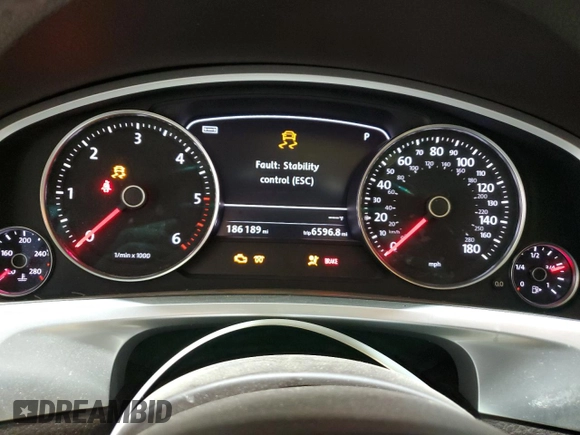 2011 Volkswagen Touareg Exec with VIN WVGFK9BP6BD006430, listed as a Copart auction lot 84288014 with 186,189 mi miles and Salvage Title. Bid and sale history available at DreamBid. Image 9.