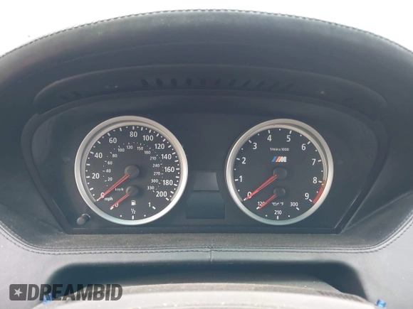 2007 BMW 6 Series M6 z VIN WBSEK93587CY78191, wystawiony jako IAAI lot #41703769 z przebiegiem Nie podano mil oraz . Historia ofert i sprzedaży dostępna na DreamBid. Obrazek 7.