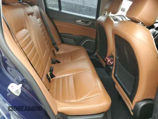2018 Alfa Romeo Giulia Ti Lusso z VIN ZARFAEEN6J7565537, wystawiony jako Copart lot #49831095 z przebiegiem 71 881 mil mil oraz Szkoda całkowita • Salvage title. Historia ofert i sprzedaży dostępna na DreamBid. Obrazek 10.