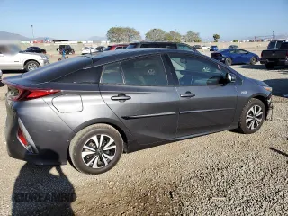 2017 Toyota Prius Plus z VIN JTDKARFP9H3025679, wystawiony jako Copart lot #53417145 z przebiegiem 97 496 mil mil oraz Szkoda całkowita • Salvage title. Historia ofert i sprzedaży dostępna na DreamBid. Obrazek 3.