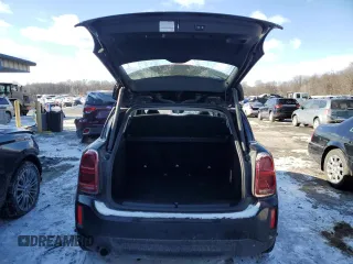 2022 MINI Countryman Cooper z VIN WMZ43BR01N3N70246, wystawiony jako Copart lot #84840724 z przebiegiem 63 433 mil mil oraz Szkoda całkowita • Salvage title. Historia ofert i sprzedaży dostępna na DreamBid. Obrazek 6.