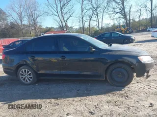 2012 Volkswagen Jetta SE с VIN 3VWDX7AJXCM105012, выставлен на аукционе IAAI как лот 41654667 с пробегом 221 128 миль миль и . История ставок и продаж доступна на DreamBid. Изображение 13.