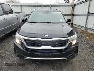 2021 Kia Seltos EX with VIN KNDERCAA1M7142522, listed as a Copart auction lot 50366095 with 36,546 mi miles and Salvage Title. Bid and sale history available at carsss.com. Image 5.
