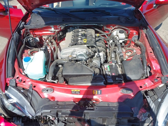 2018 Mazda MX-5 Miata Grand Touring with VIN JM1NDAM7XJ0204135, listed as a IAAI auction lot 42474750 with 16,852 mi miles and . Bid and sale history available at DreamBid. Image 10.