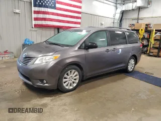 2012 Toyota Sienna XLE z VIN 5TDDK3DC8CS046677, wystawiony jako Copart lot #52381025 z przebiegiem 144 054 mil mil oraz Czysty tytuł • Clean title. Historia ofert i sprzedaży dostępna na DreamBid. Obrazek 1.